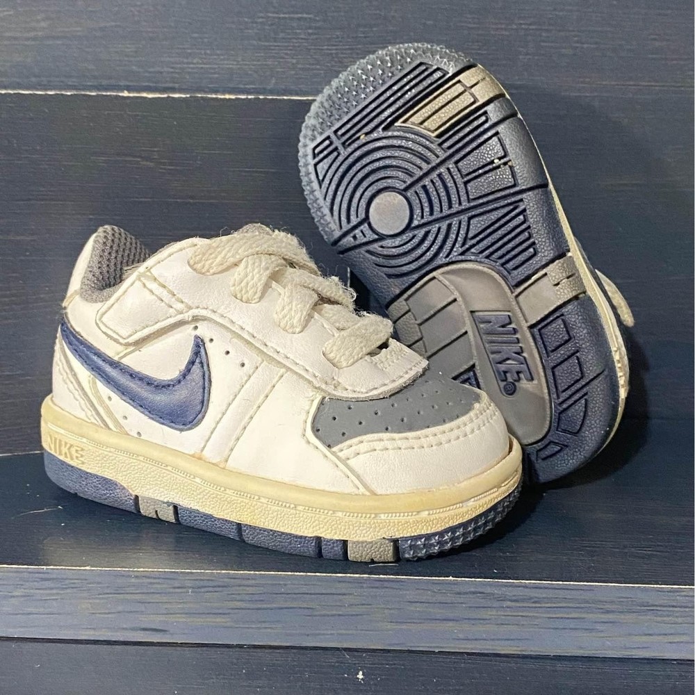 Nike Shoes Toddler Size 2 White and Blue